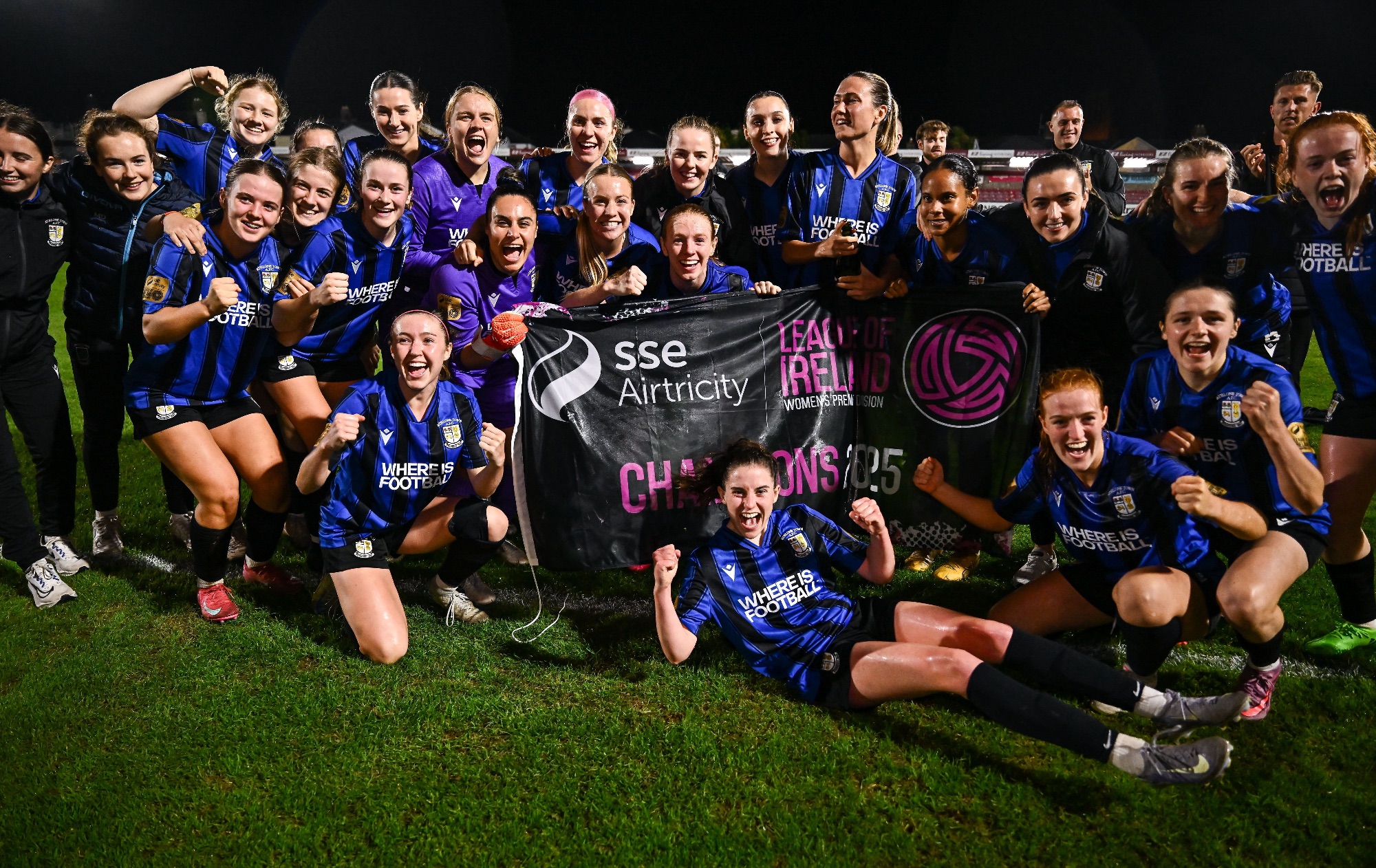 Athlone Town 2025 Champions.jpg