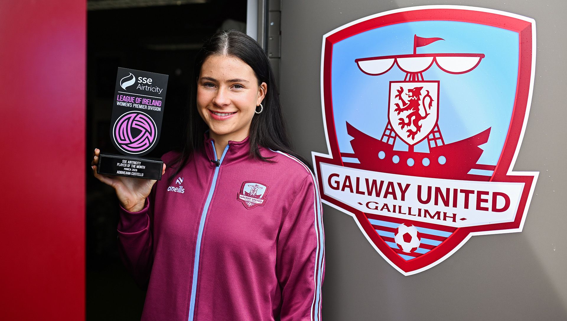 Aoibheann Costello of Galway United pictured with her SSE Airtricity Women’s Premier Division Player of the Month Award for March at Eamonn Deacy Park in Galway 6.jpg
